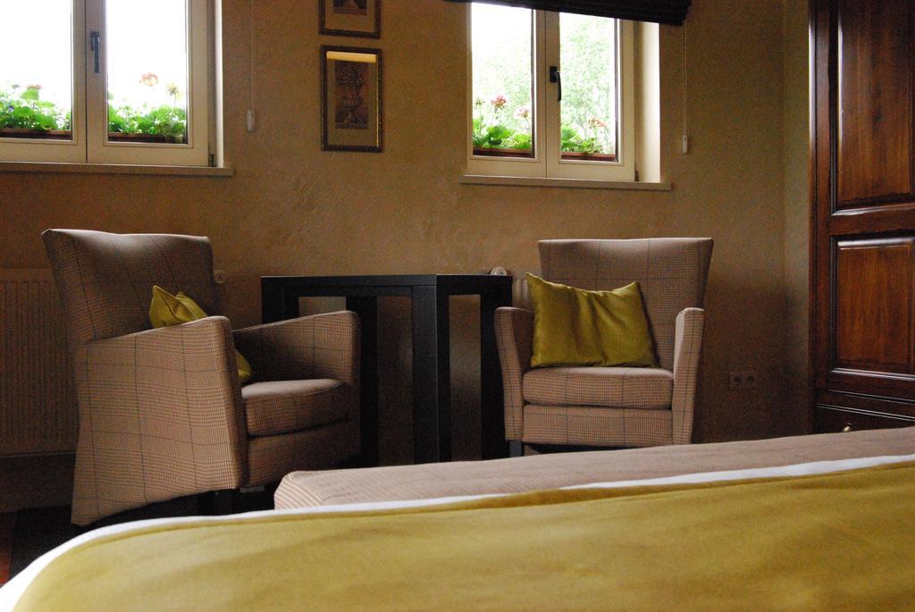 Achêne Hostellerie Gilain מראה חיצוני תמונה